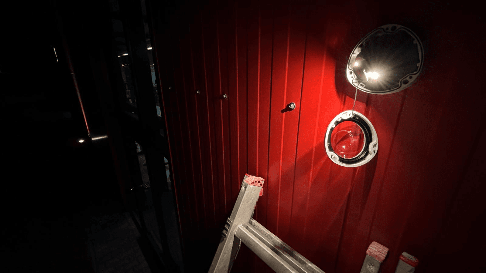 ELVIOS Außenkamera an einem Gebäude